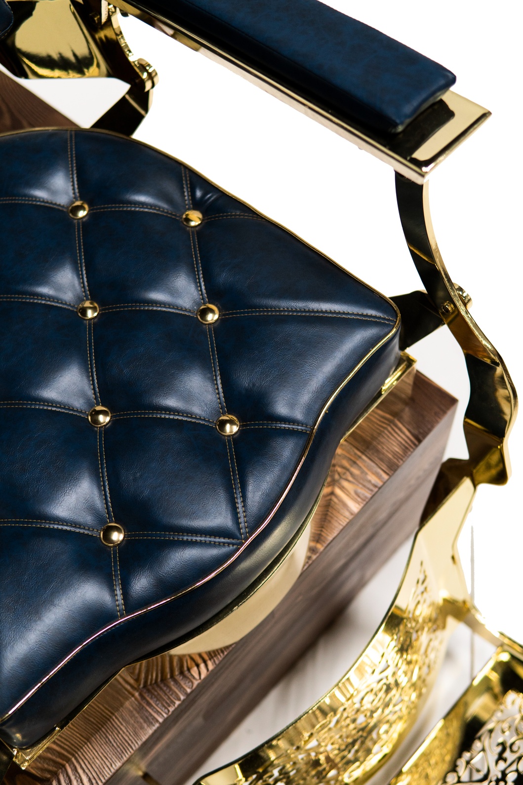 Cresis Global Barber Equipment Barber Chair CRY 117: Premium Hydraulic Recliner 7 Cresis Global Barber Equipment Barber Chair CRY 117: Premium Hydraulic Recliner - Image 7