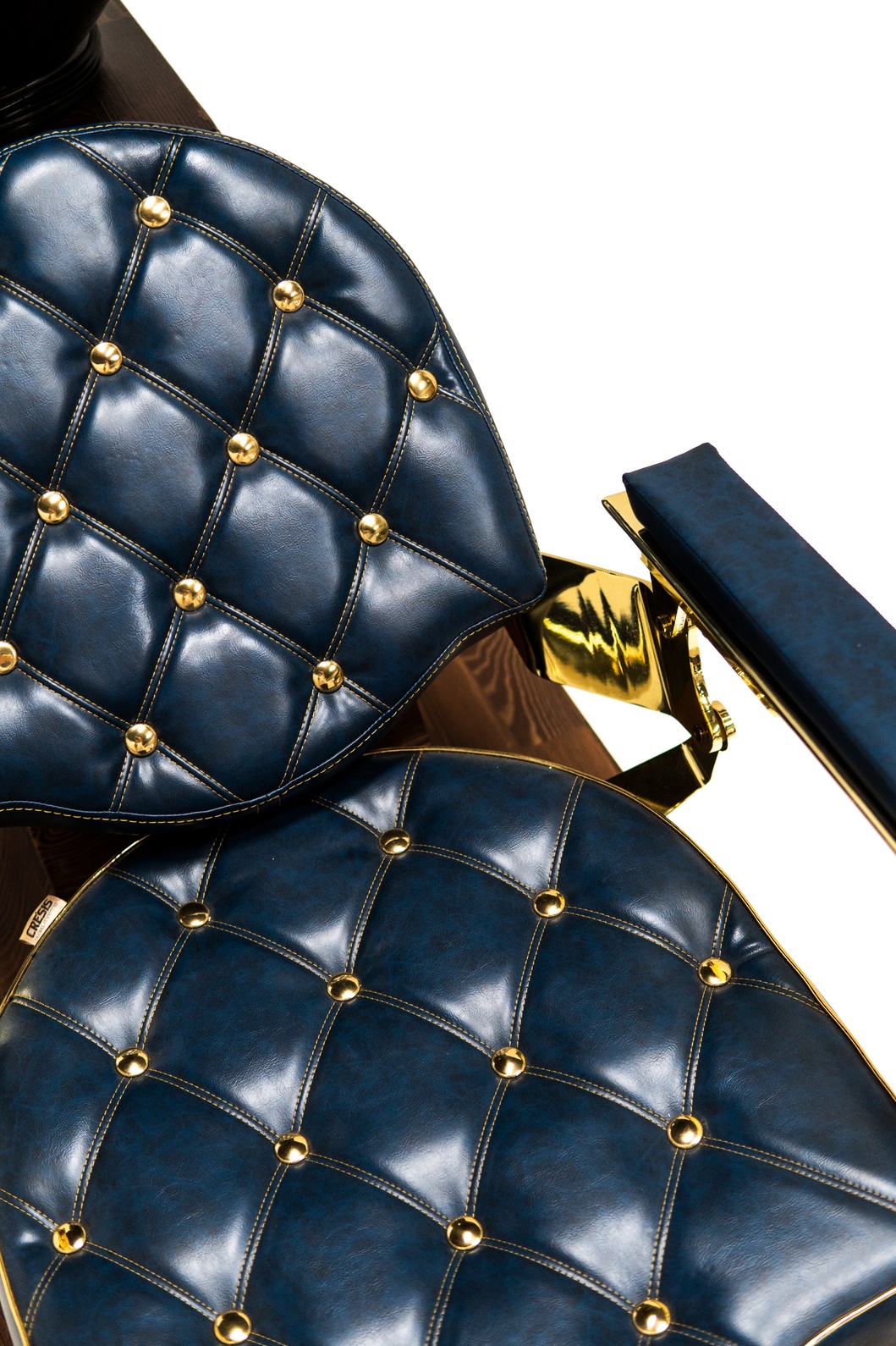 Cresis Global Barber Equipment Barber Chair CRY 117: Premium Hydraulic Recliner 18 Cresis Global Barber Equipment Barber Chair CRY 117: Premium Hydraulic Recliner - Image 18